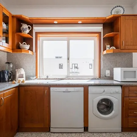 Private Gardened House - 5min From The Gasthof Viana do Castelo