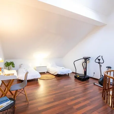 Private Gardened House - 5min From The 4*