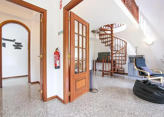 Private Gardened House - 5min From The Guest house 4*