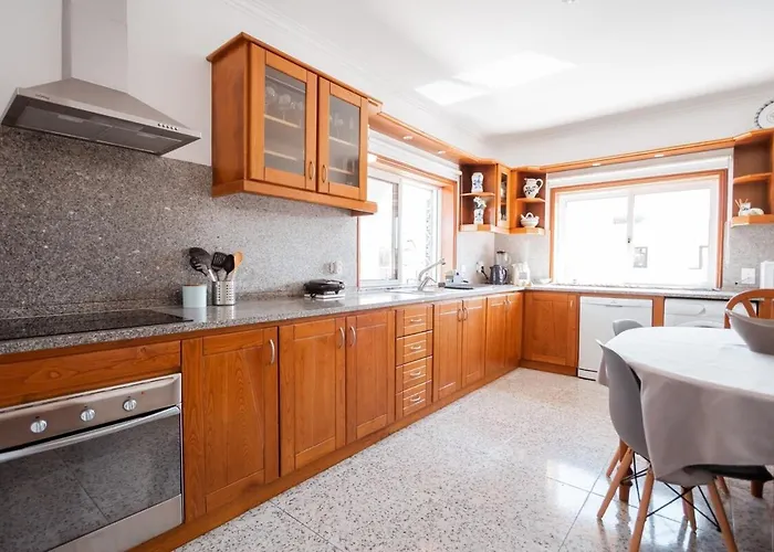 Private Gardened House - 5min From The Guest house