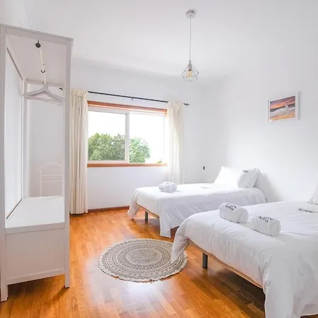 Pensjonat Private Gardened House - 5min From The