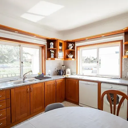 Private Gardened House - 5min From The 펜션 비아나도카스텔로