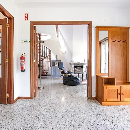 Private Gardened House - 5min From The