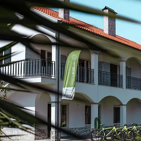 Private Gardened House - 5min From The 펜션 비아나도카스텔로