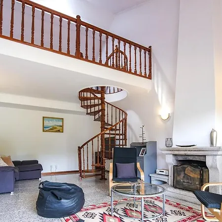 Private Gardened House - 5min From The * 비아나도카스텔로